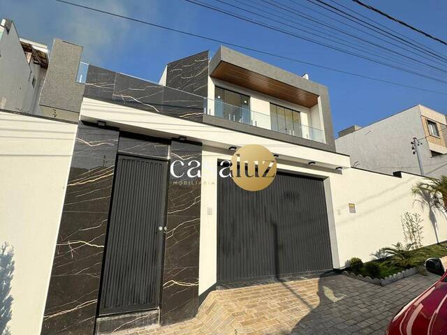 Casa para Venda em Sarzedo - 2
