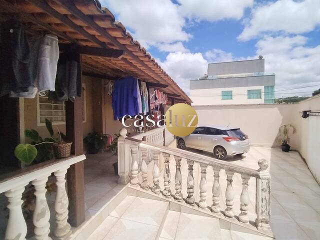 Casa para Venda em Sarzedo - 2