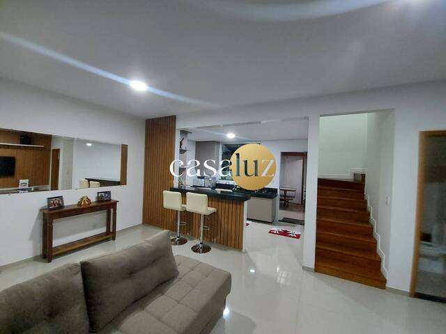 Casa para Venda em Sarzedo - 2
