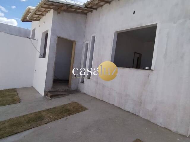 #CA0299 - Casa para Venda em Sarzedo - MG