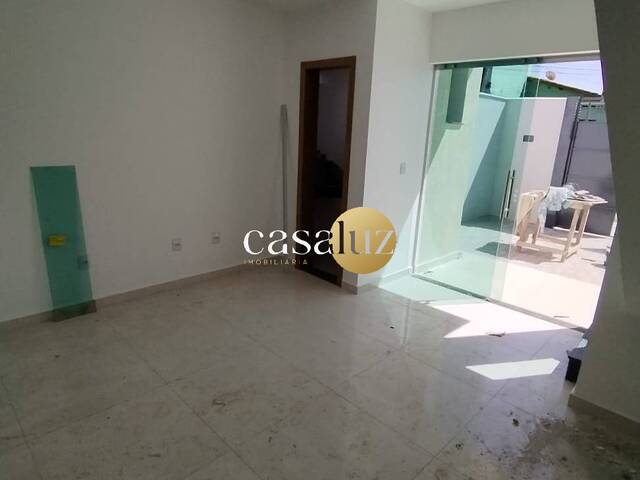 Casa para Venda em Sarzedo - 2