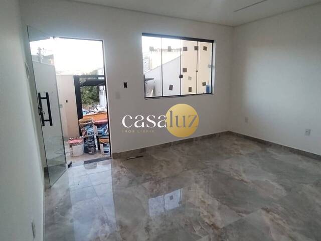 #CA0352 - Casa para Venda em Sarzedo - MG