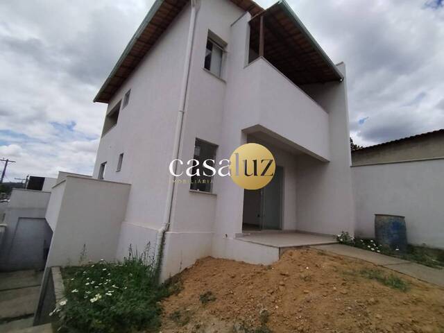 #CA0427 - Casa para Venda em Sarzedo - MG