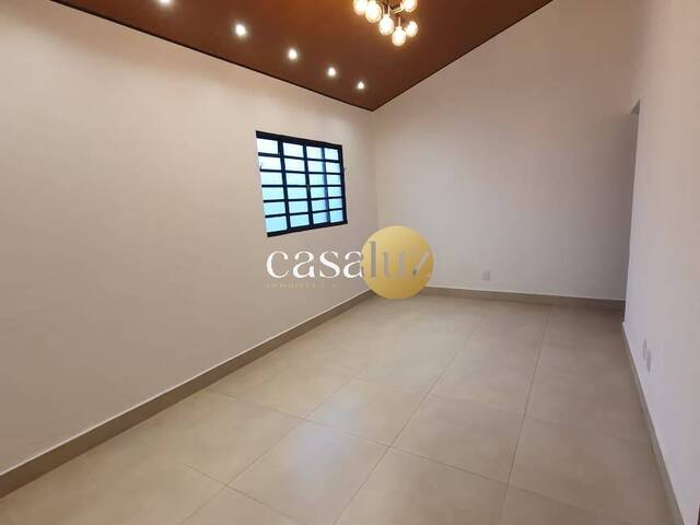 Casa para Venda em Sarzedo - 2