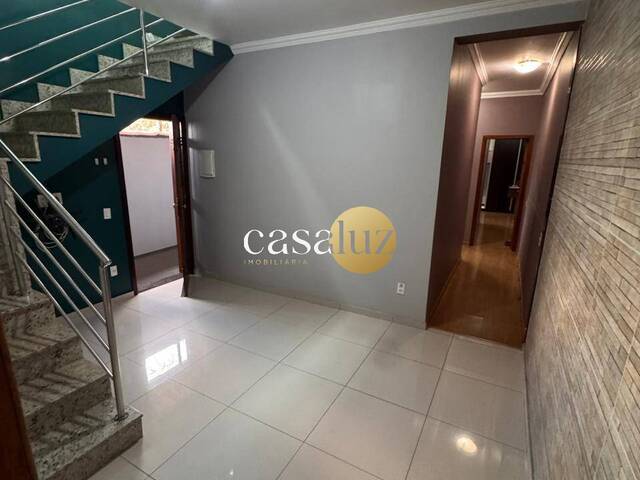 Casa para Venda em Contagem - 2