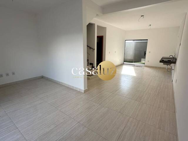 Casa para Venda em Sarzedo - 2