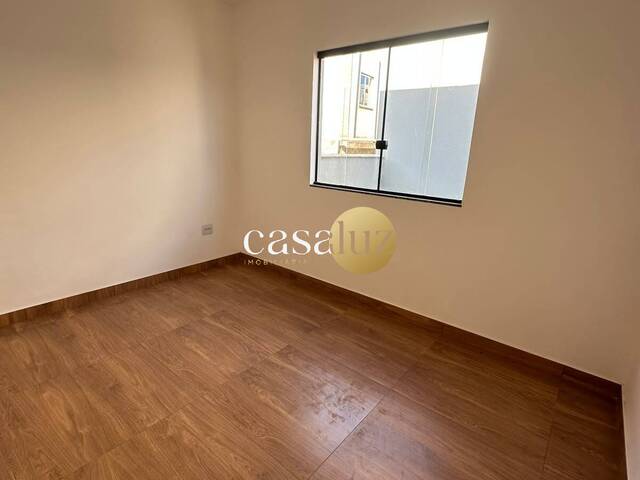 Casa para Venda em Sarzedo - 2