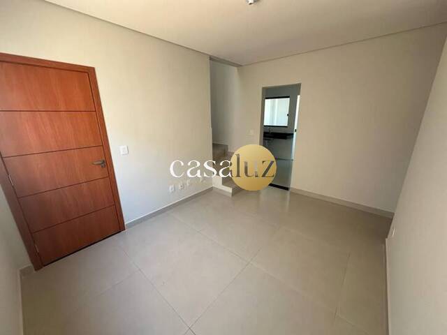 #CO0016 - Cobertura para Venda em Sarzedo - MG