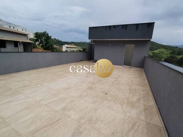 #CO0019 - Cobertura para Venda em Sarzedo - MG